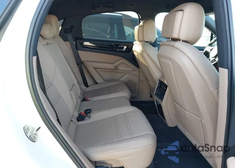 2021 Porsche Cayenne Coupe z USA, uszkodzony, nr VIN WP1BA2AY6MDA40800